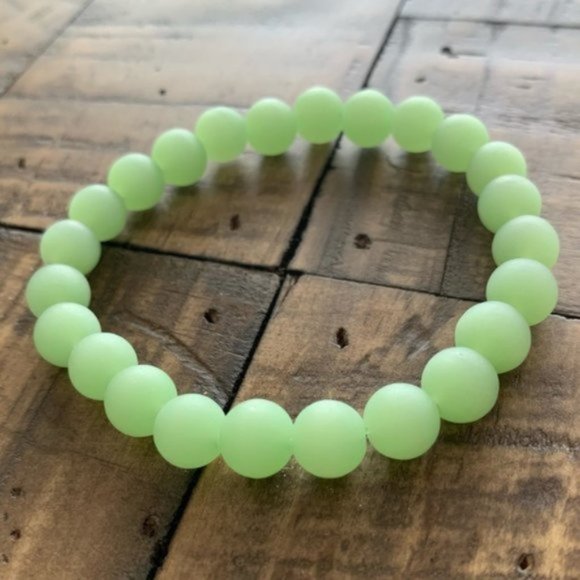 8mm Seafoam Green Glass Bead Bracelet - Picture 3 of 3